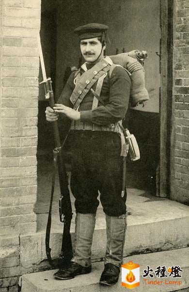 1900 SOLDIER2.jpg