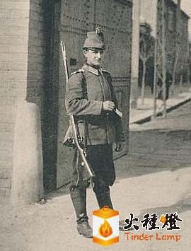 1900 SOLDIER3.jpg