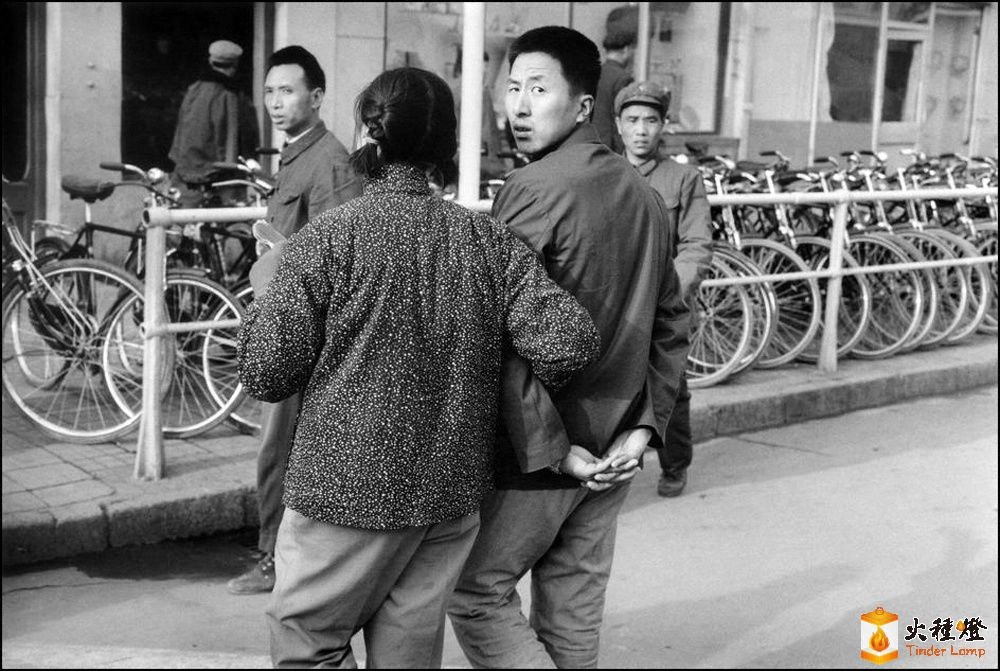 1978꣬-WS Elliott Erwitt z3.jpg