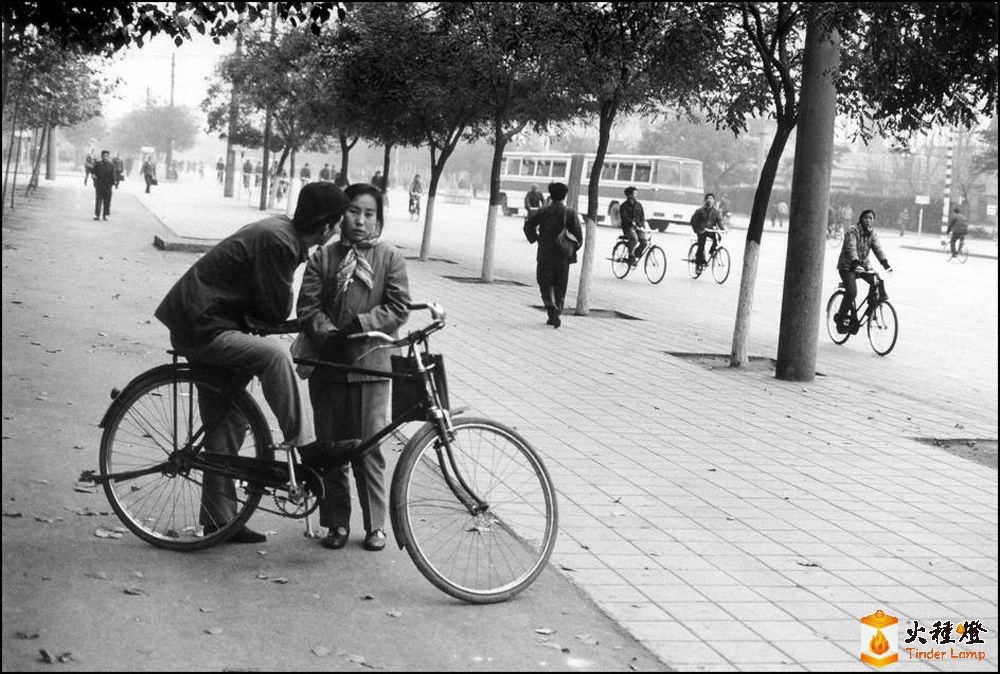 1978꣬-WS Elliott Erwitt z4.jpg