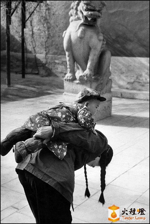 1957꣬ϔzӰR-β Marc Riboud z2.jpg