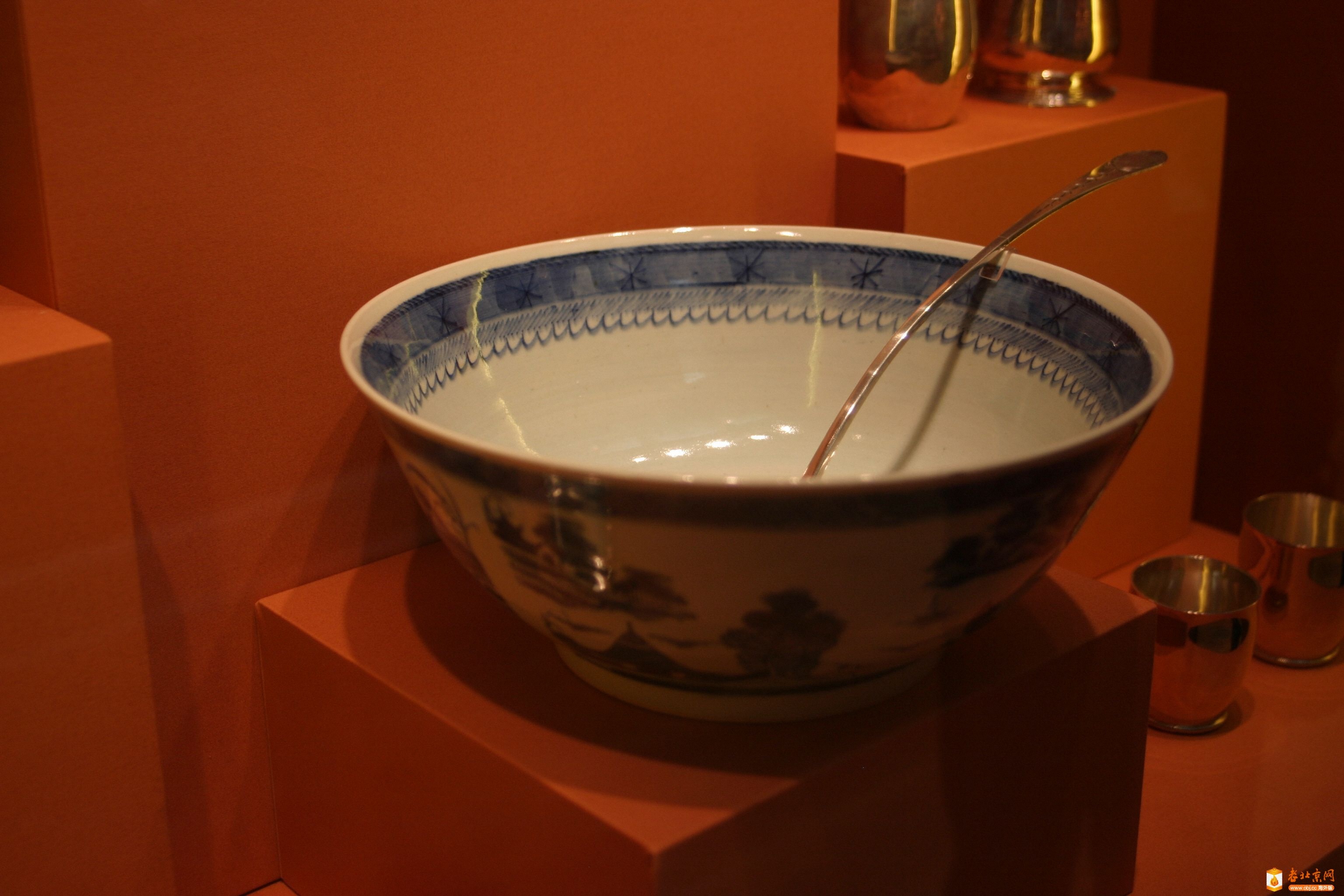 Porcelain Blue and white willow pattern.JPG