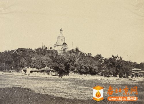 CRI_183929 The Great Pagoda inthe Imperial Winter Palace, Pekin October 29,1860.jpg