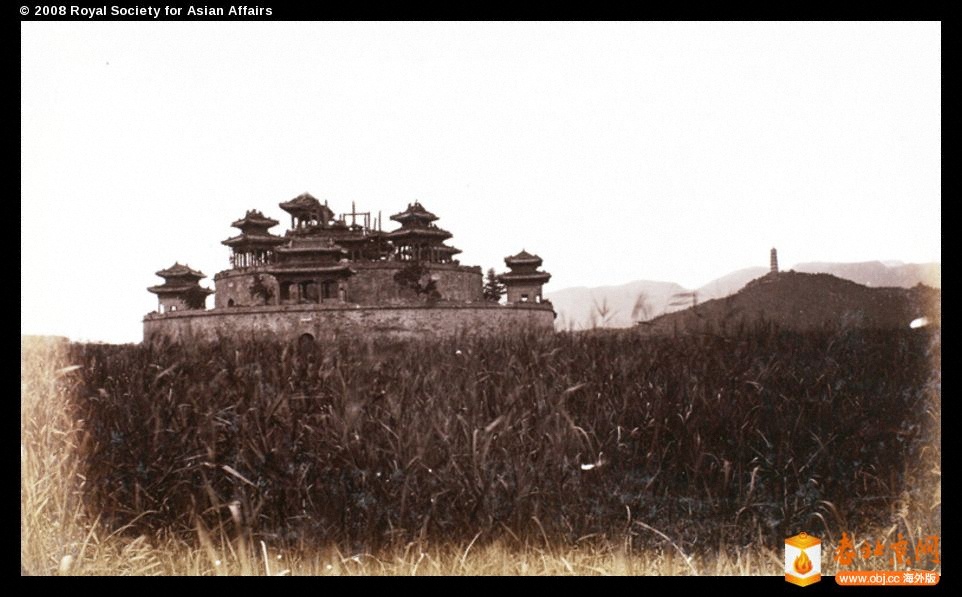 bo01-086_jpg Ruins of the circular castle, on Tuanchenghu (Round Castle Lake), ....jpg