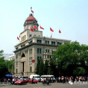 注意到北京天安门广场西南角的钟楼了吗