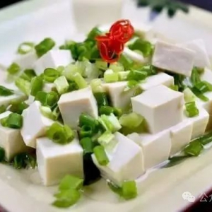 老北京花样翻新吃豆腐